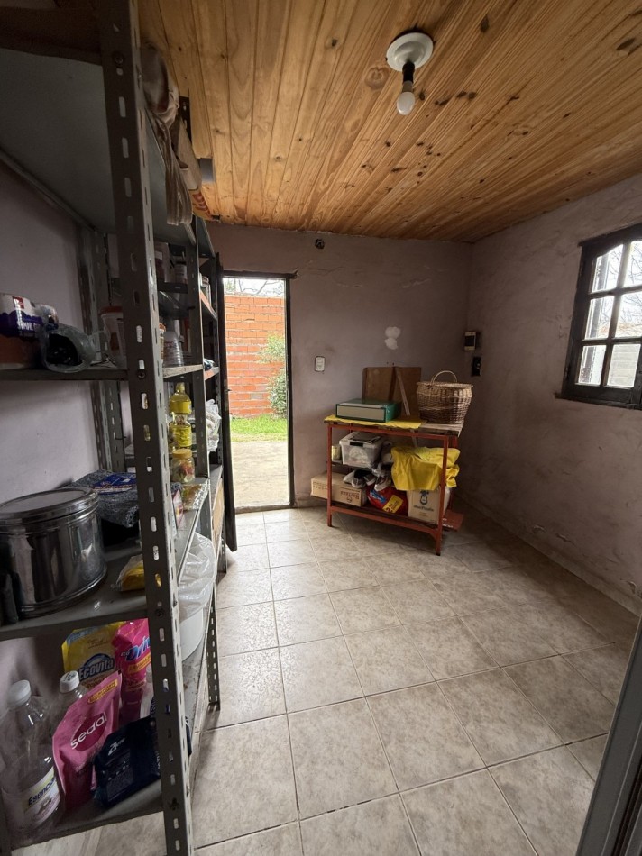 CASA 3 DORMITORIOS DESARROLLADA SOBRE GRAN TERRENO 