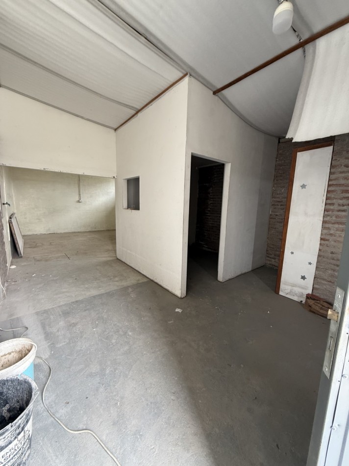 ALQUILER GALPON CON OFICINA Y BAÑO SANTO TOME