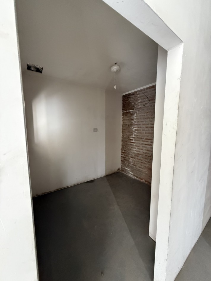 ALQUILER GALPON CON OFICINA Y BAÑO SANTO TOME