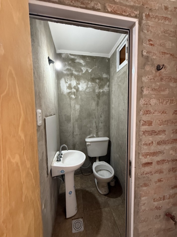 ALQUILER GALPON CON OFICINA Y BAÑO SANTO TOME