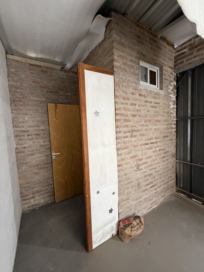 ALQUILER GALPON CON OFICINA Y BAÑO SANTO TOME