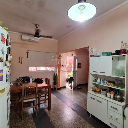 VENTA CASA INTERNA EN BARRIO CANDIOTI SUR