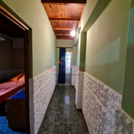 CASA INTERNA EN BARRIO CON GRAN TERRENO SAUCE VIEJO