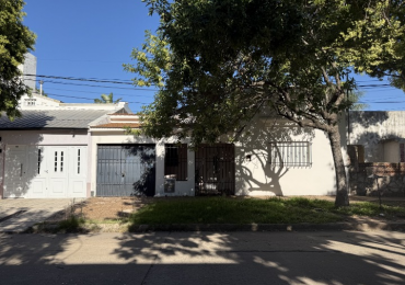 CASA A MTS DE PLAZA PRINCIPAL Y COSTANERA SANTOTOMECINA