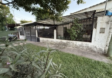 CASA CON AMPLIO TERRENO Y COCHERA DOBLE APTA A CREDITO HIPOTECARIO