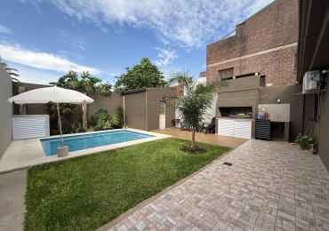CASA 3 DORMITORIOS, PISCINA Y PATIO VERDE CENTRO SANTO TOME