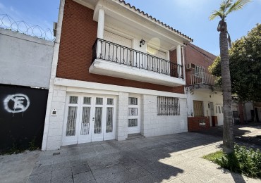 CASA 3 DORMITORIO, GARAGE Y PATIO SECO EN BARRIO SUR